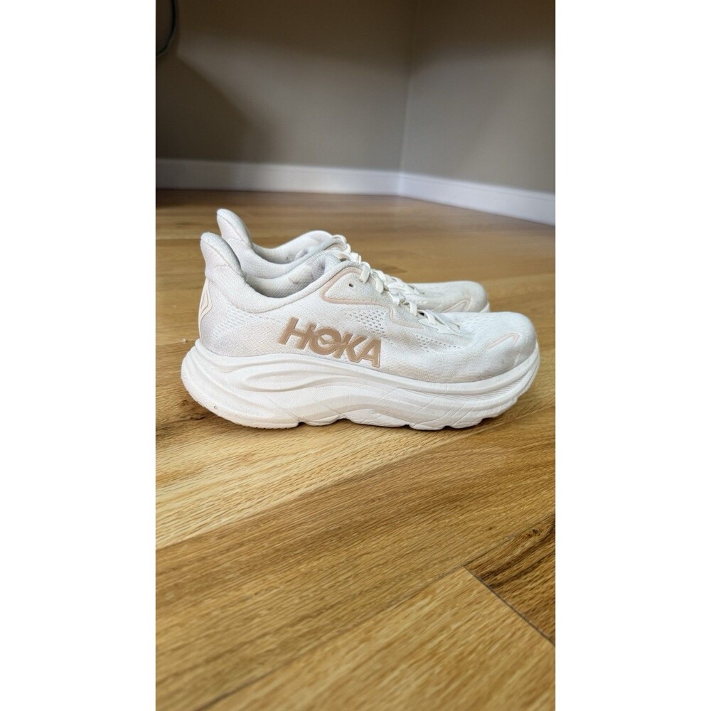 Hoka Clifton 10 Sneakers Women's Size 8 Running Vanilla Birch Athletic Shoes